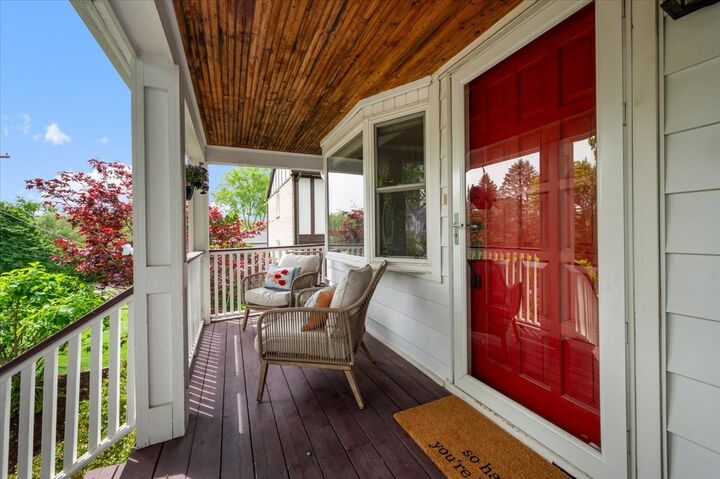 Property Photo:  328 Ashland Avenue  IL 60040 