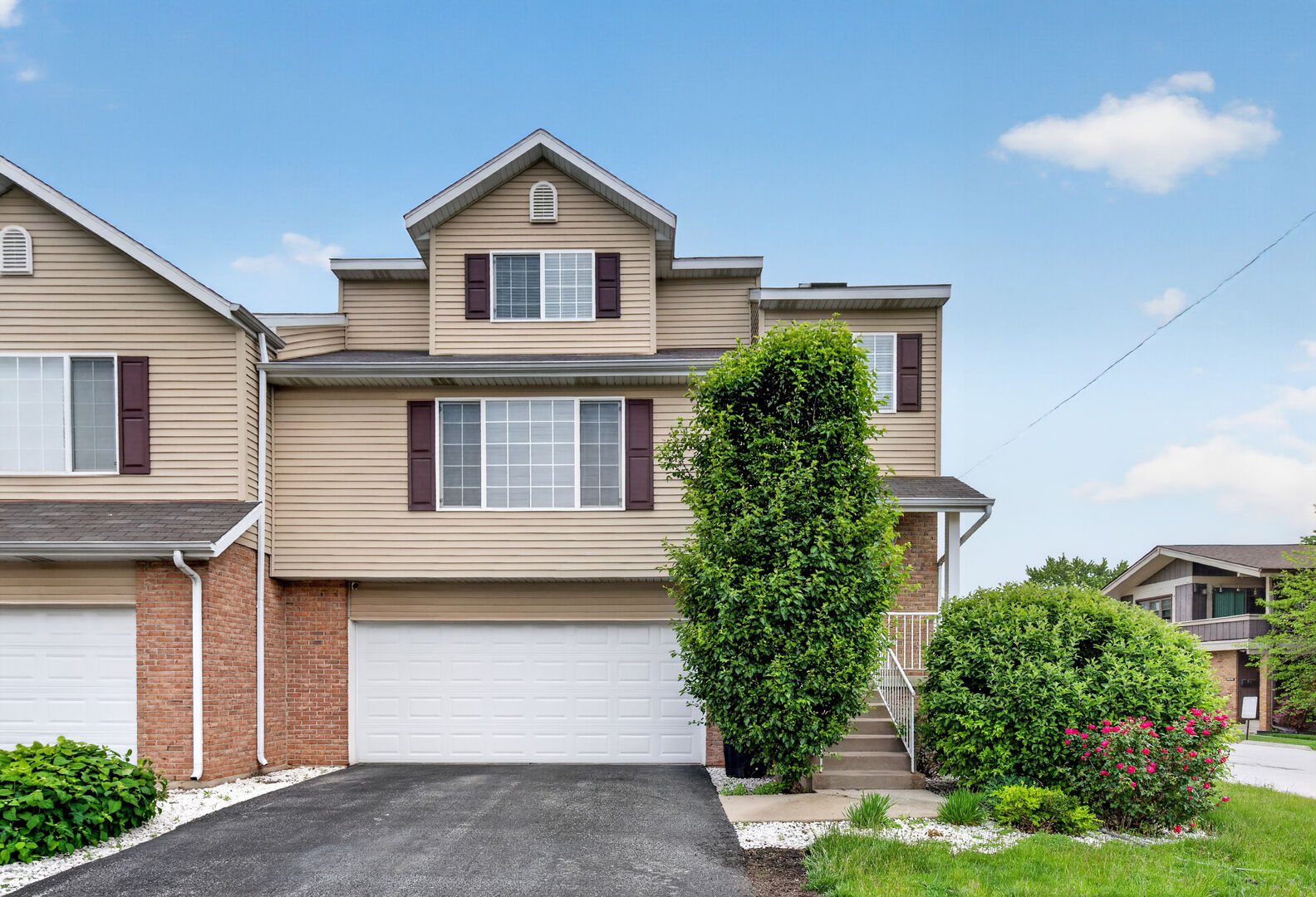 Property Photo: 2520 Cedar Glen Drive N IL 60411