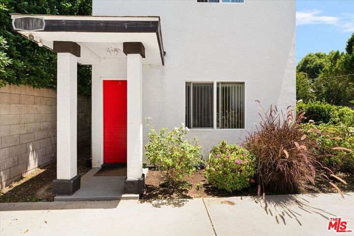 Property Photo:  6652 Orion Avenue  CA 91406 