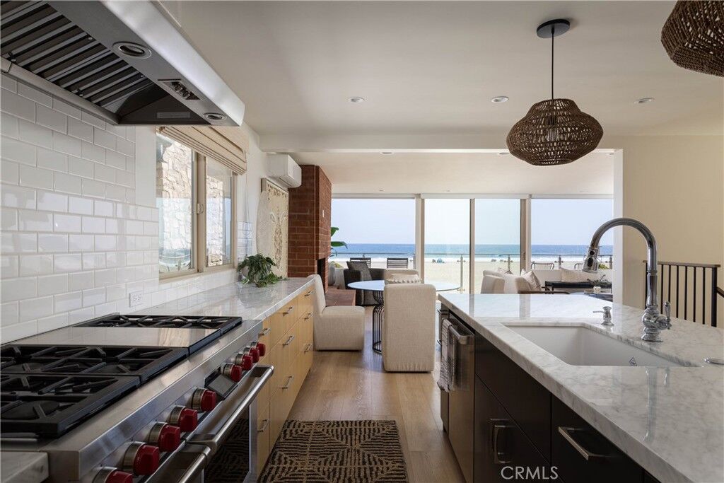 Property Photo:  6704 W Oceanfront  CA 92663 