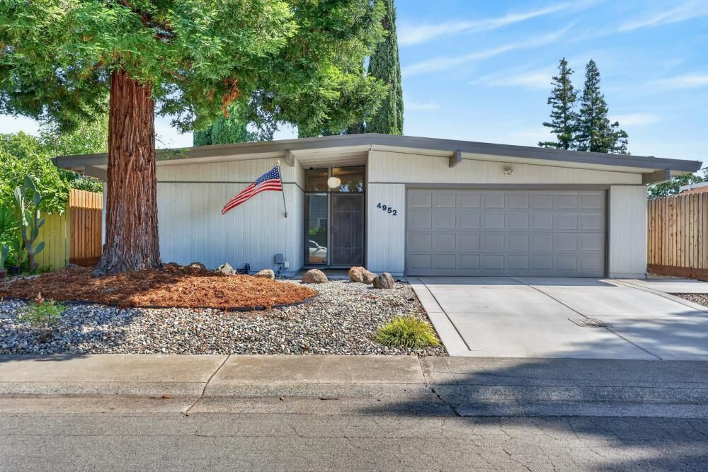 Property Photo: 4952 Clear Circle CA 95608