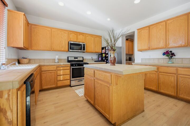 Property Photo:  10349 Lanier Ln  CA 95219 