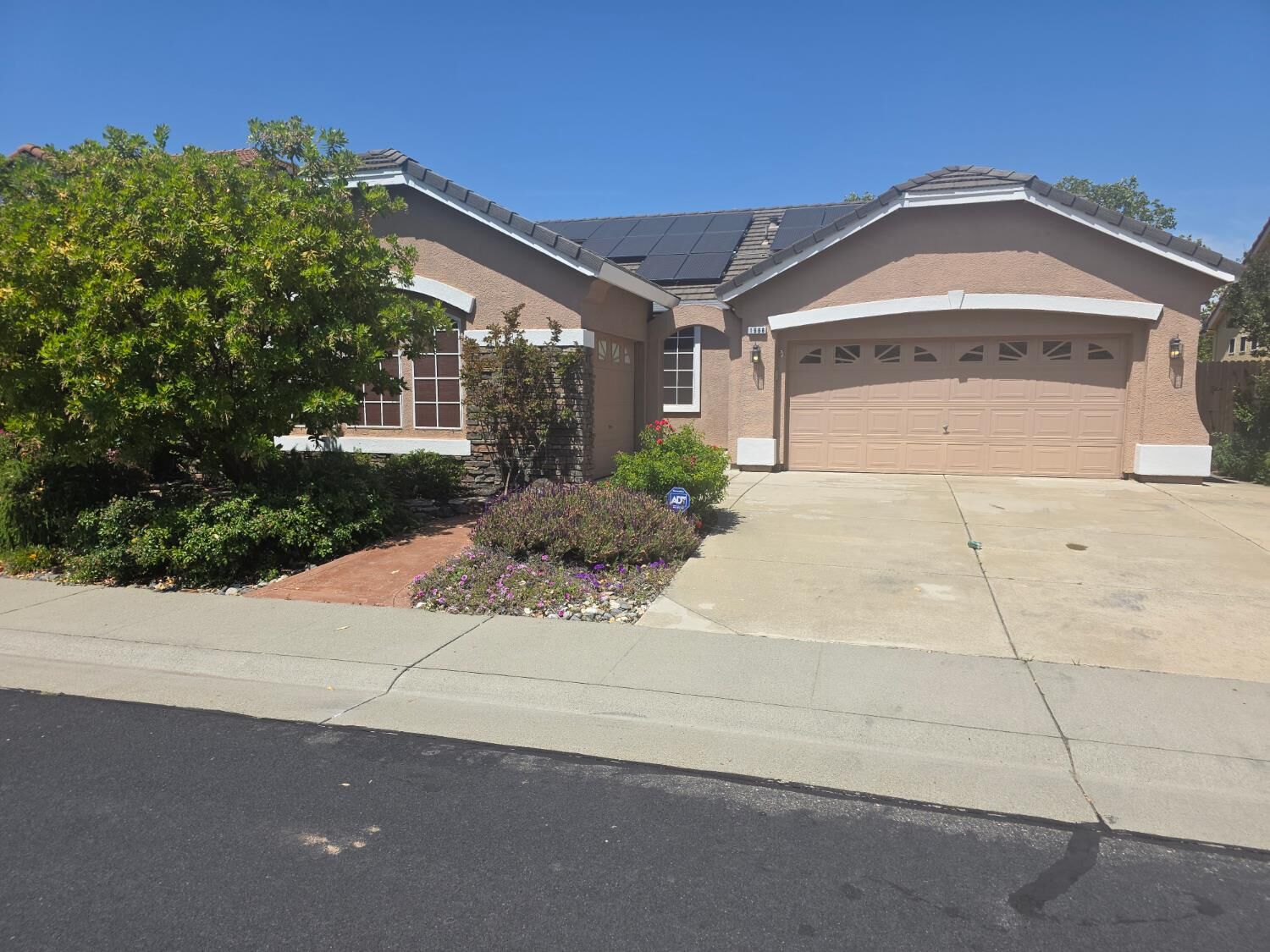 Property Photo: 1968 Shropshire Street CA 95747
