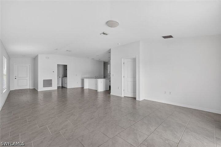 Property Photo: 4007 San Clemente Court FL 33917