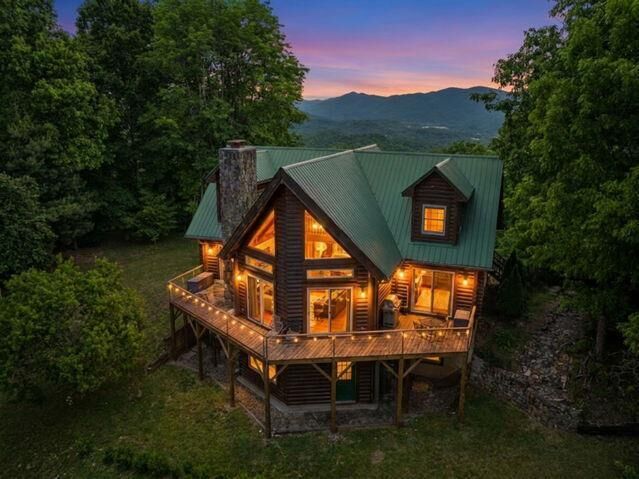 Property Photo: 1440 Valley View Heights Lane NC 28901