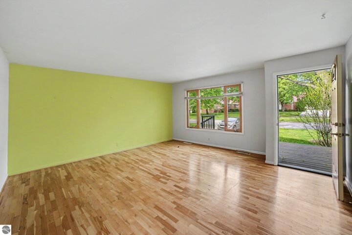 Property Photo: 1012 Taylor Street MI 48858