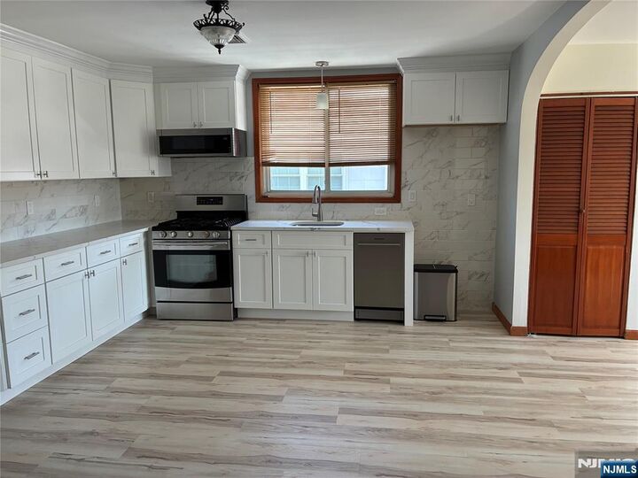 Property Photo:  47 Kingsland Avenue 2  NJ 07032 
