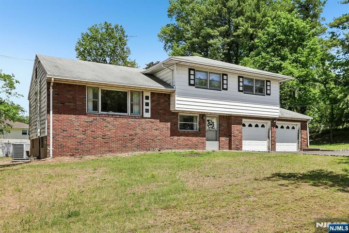 Property Photo:  1355 Ratzer Road  NJ 07470 