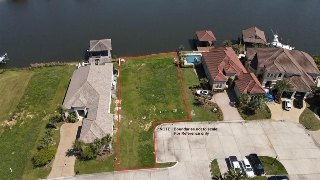 Property Photo: 1045/1051 S Marina Villa Drive LA 70461