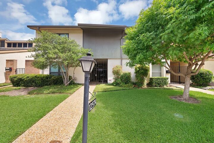 Property Photo: 12574 Burninglog Lane TX 75243