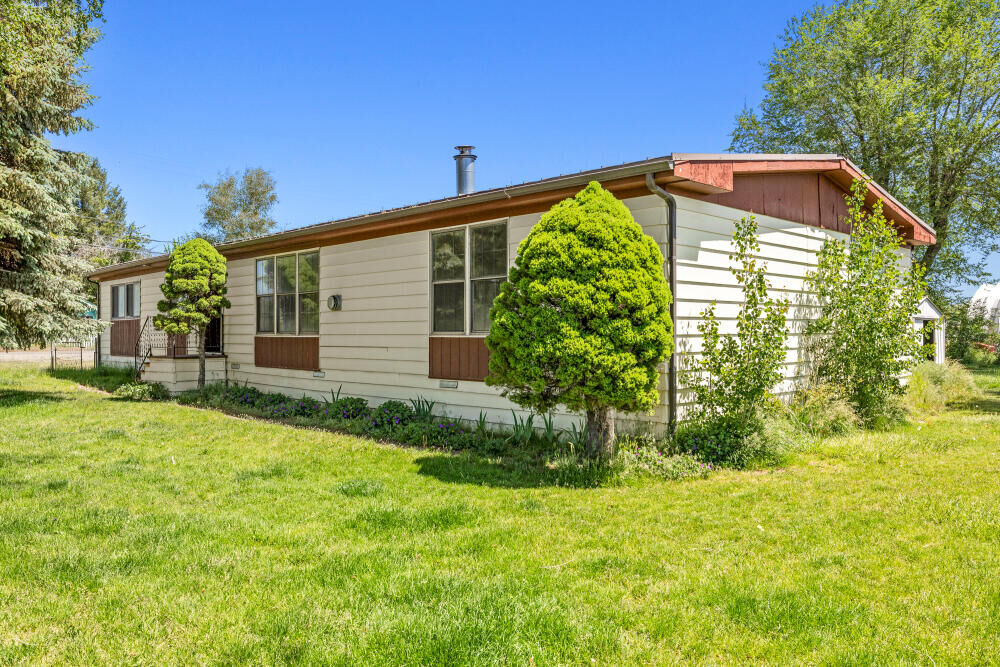 Property Photo: 31410 Union Street OR 97623
