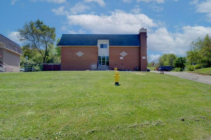 Property Photo:  267 Clyde Road 12  ON N3H 1C4 