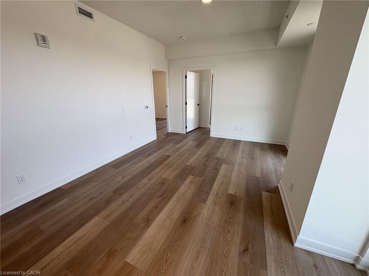 Property Photo:  33 Erie Avenue 307  ON N3S 2E7 