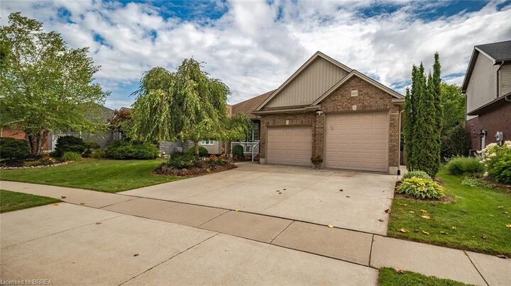 Property Photo: 424 Lakeview Drive ON N4T 1V3