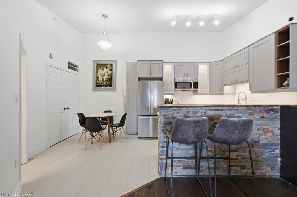 Property Photo: 4013 Kilmer Drive 410 ON L7M 4M3