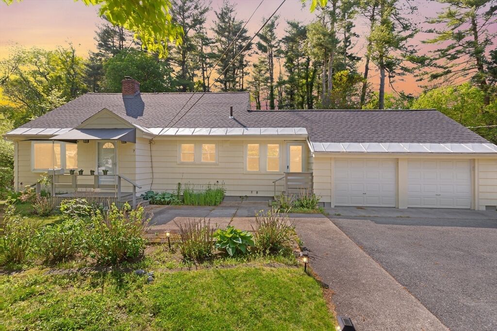 Property Photo:  7 Marie Ave  MA 02067 