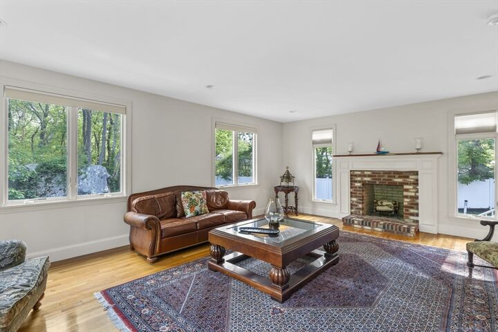 Property Photo:  10 Heritage Ln  MA 02025 