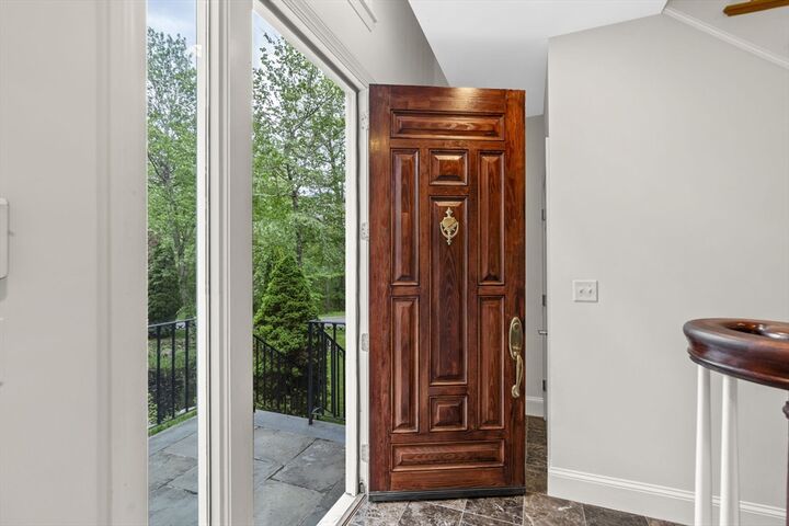 Property Photo:  10 Heritage Ln  MA 02025 