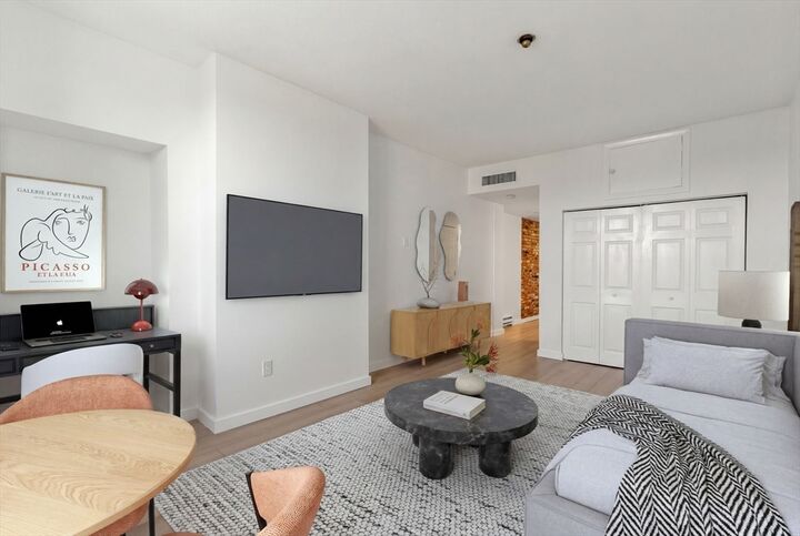 Property Photo:  160 Commonwealth 616  MA 02116 