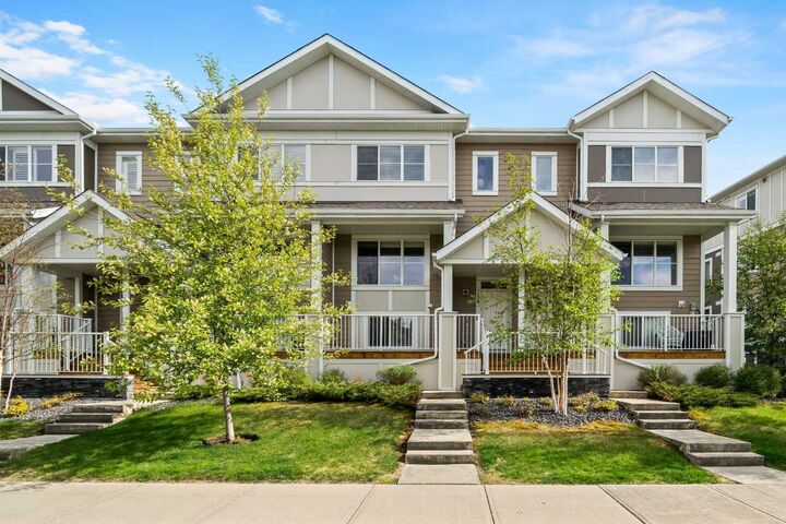 536 Cranford Drive SE — photo 1