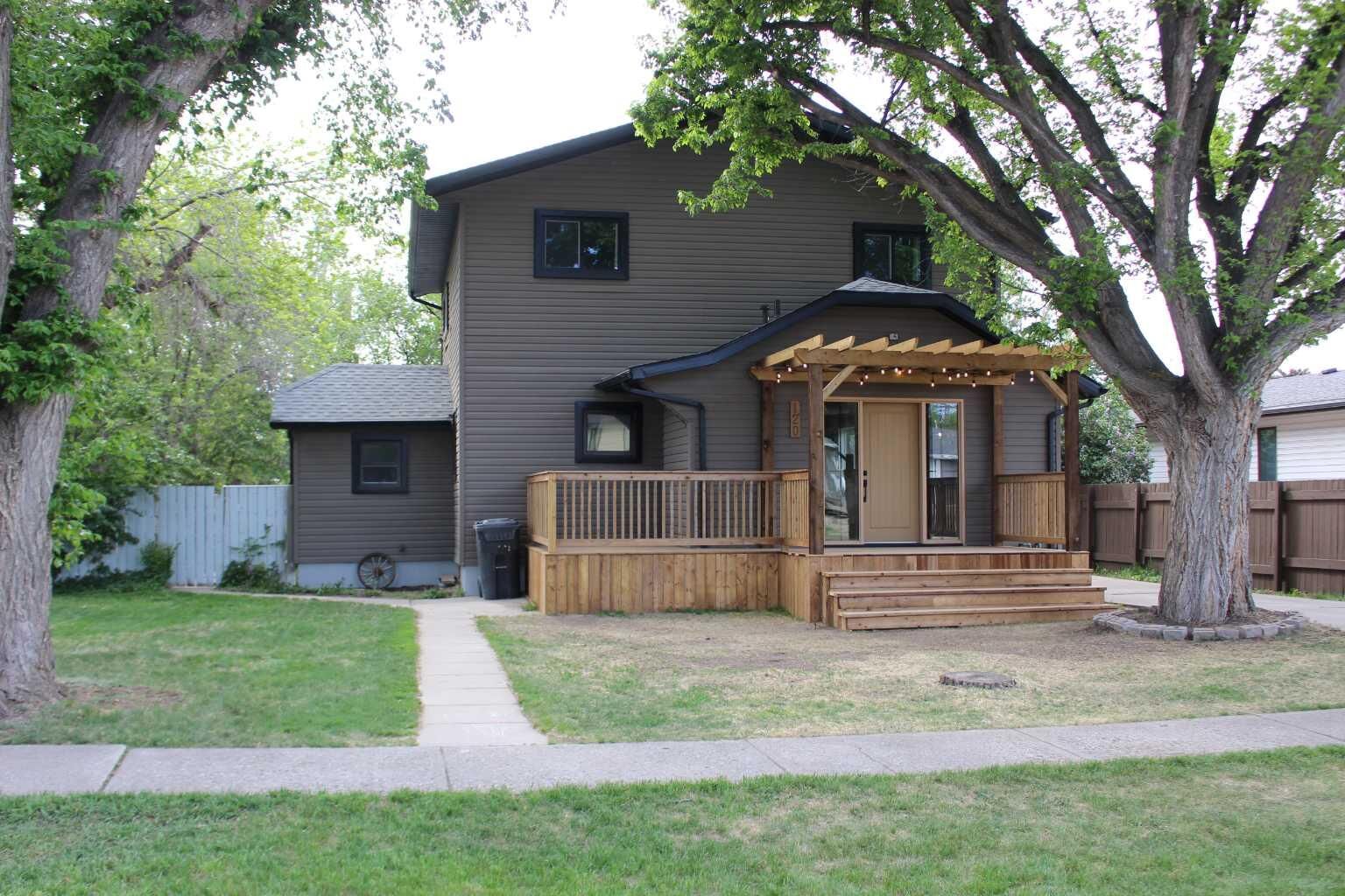 Property Photo: 120 5 Street AB T0K 1V0