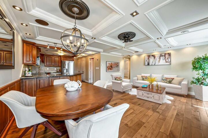 Property Photo: 1208 14 Avenue SW 302 AB T3C 0V9
