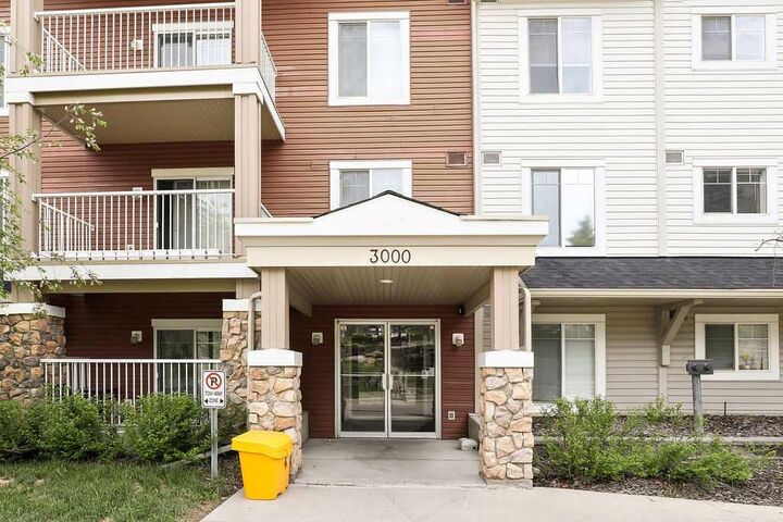 Property Photo:  70 Panamount Drive NW 3313  AB T3K 5Z1 