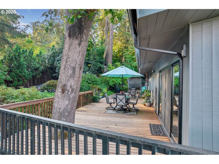 Property Photo:  2610 Highland Oaks Dr  OR 97405 