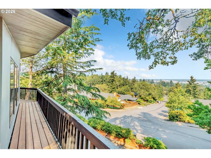 Property Photo:  2610 Highland Oaks Dr  OR 97405 