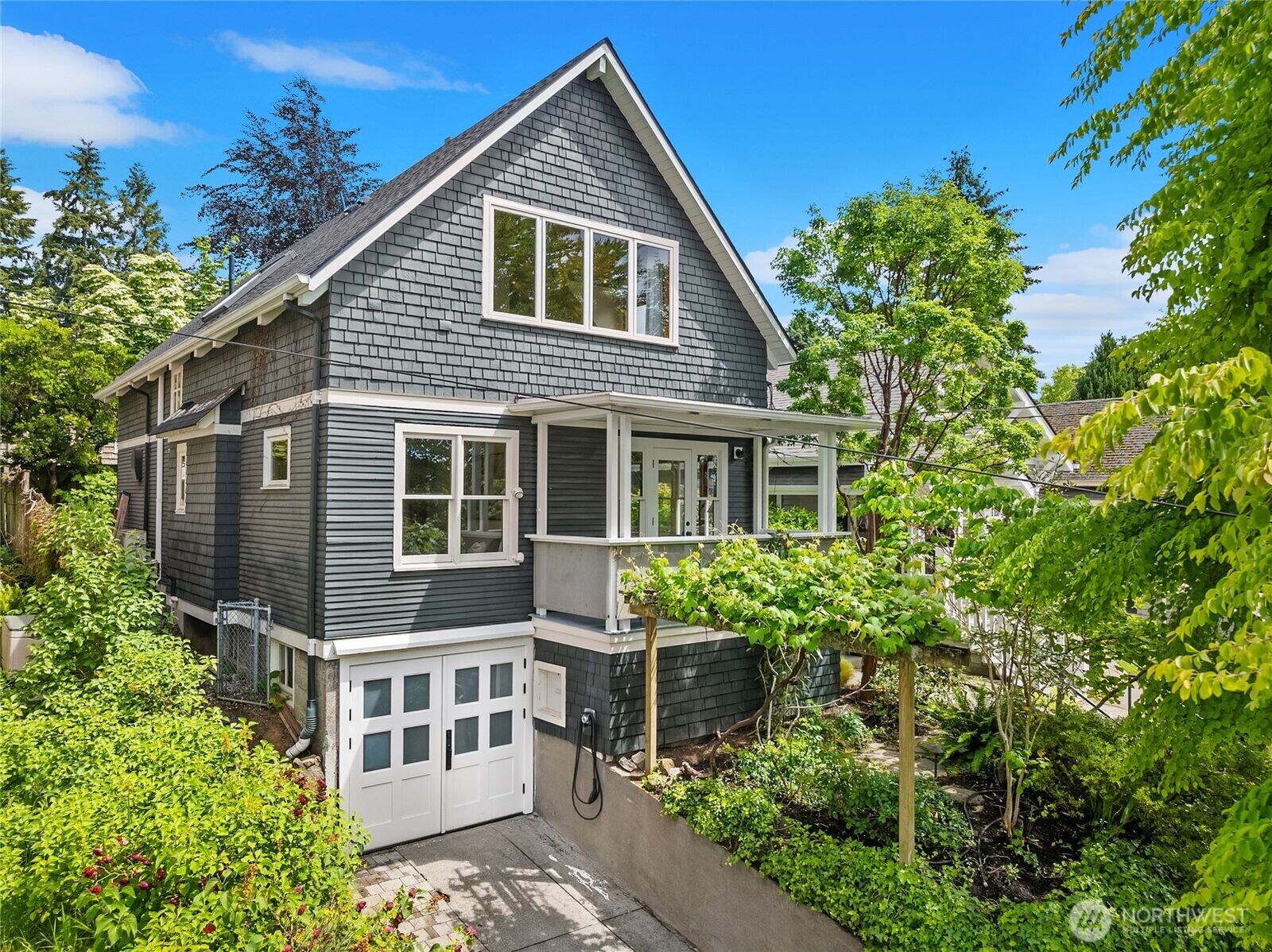 Property Photo:  6054  29th Avenue NE  WA 98115 