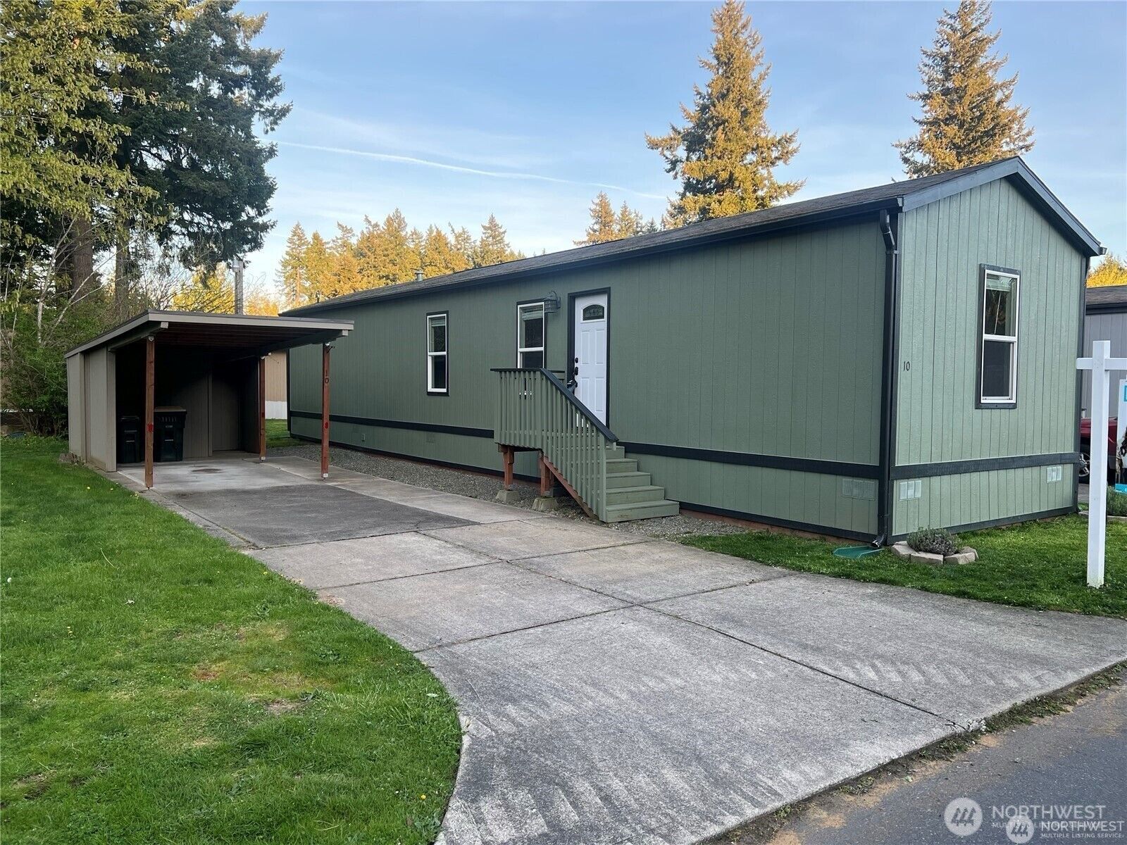 Property Photo: 17114 153rd Avenue SE 10 WA 98597