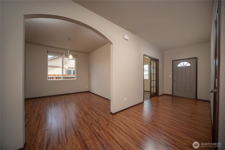 Property Photo: 1604 E Seattle Avenue WA 98926
