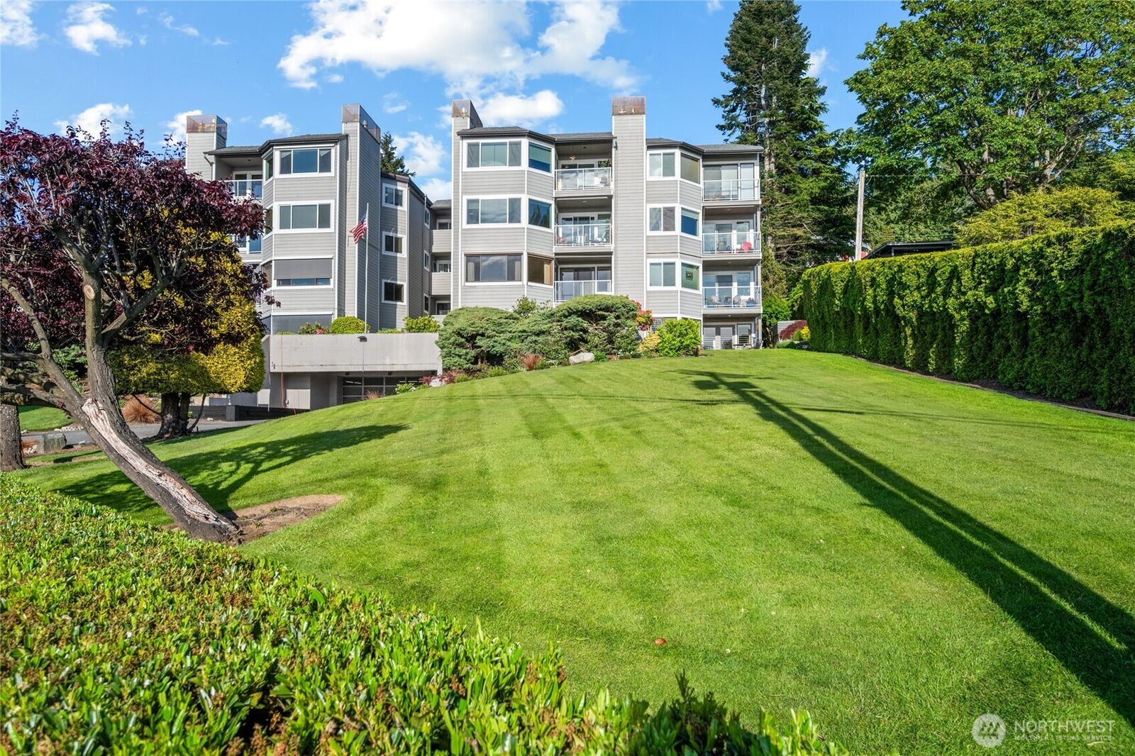 Property Photo:  424  14th Street 101  WA 98225 