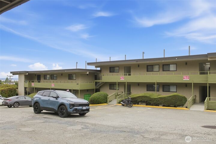 Property Photo:  2820  15th Avenue W  WA 98119 