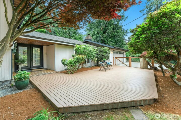 Property Photo: 18152 145th Avenue SE WA 98058