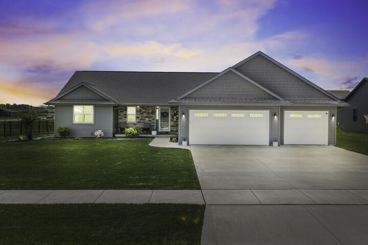 Property Photo: 2532 Kilrush Road WI 54115