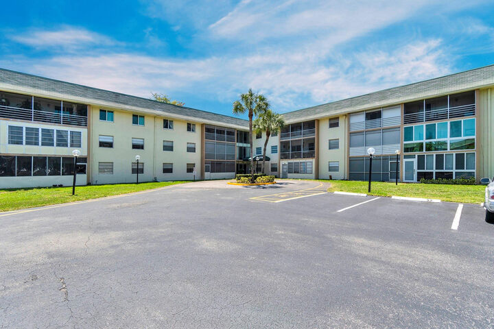 Property Photo: 5190 E Sabal Palm Boulevard 304 FL 33319