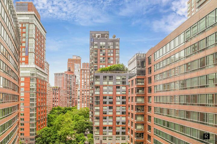 Property Photo:  2 River Terrace 9-Ae  NY 10282 