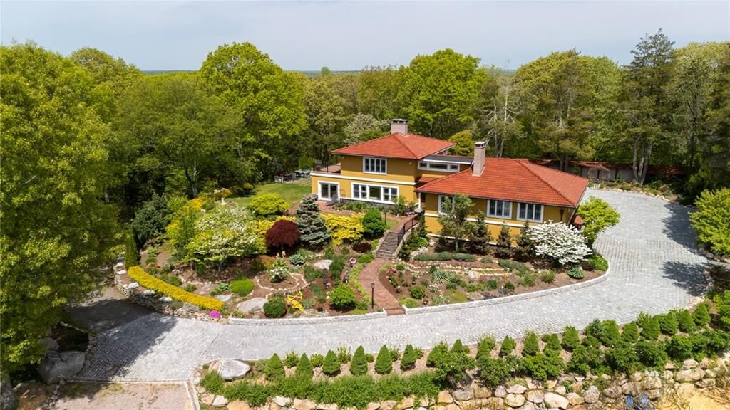 Property Photo:  325 Post Road  RI 02891 