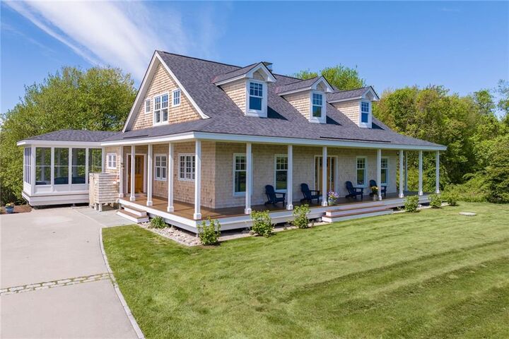 Property Photo:  6 Moorings Way  RI 02837 
