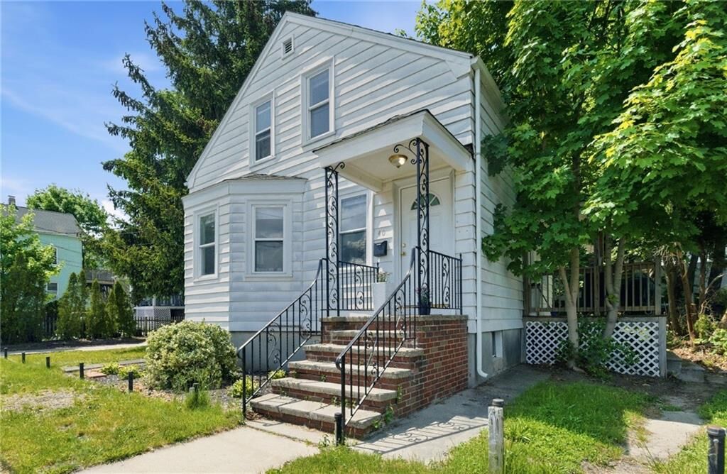 Property Photo:  40 Sherwood Street  RI 02908 