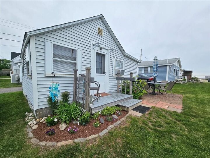 Property Photo:  854 Matunuck Beach Road  RI 02879 