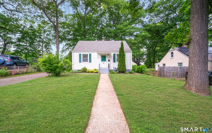 Property Photo:  15 South Court  CT 06450 