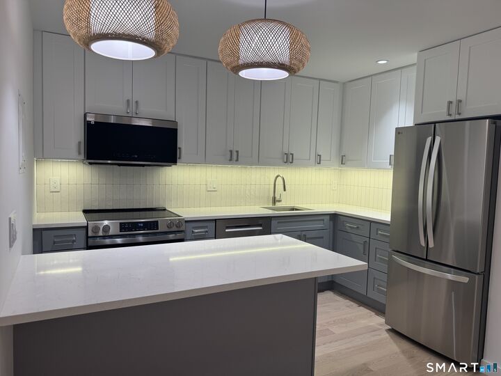 Property Photo:  81 Balance Rock Road 11  CT 06483 