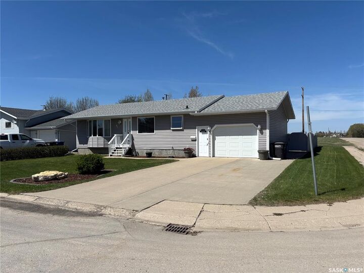 Property Photo: 91 2nd Avenue SK S0K 2A0