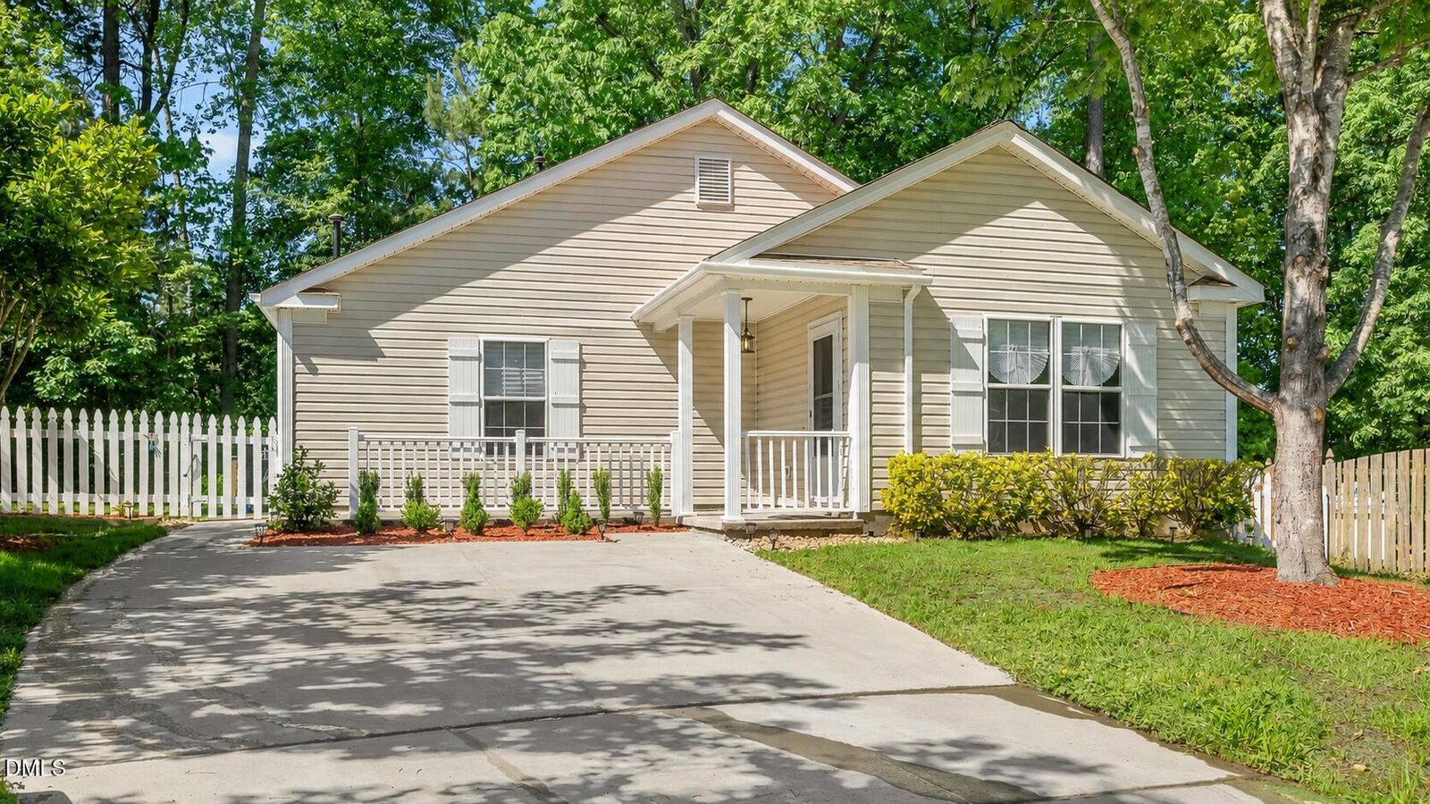 Property Photo:  402 Happy Days Court  NC 27502 