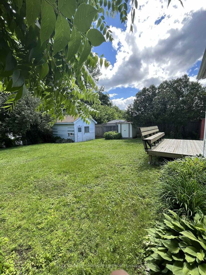 Property Photo: 927-931 Laurier Street ON K4K 1G4