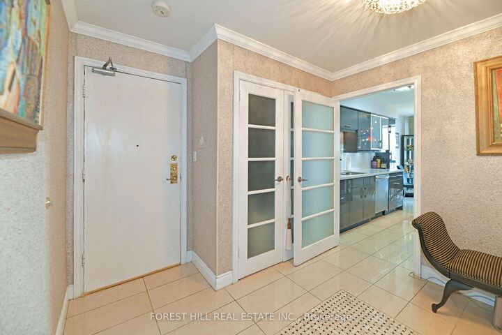 Property Photo:  135 Antibes Drive 2404  ON M2R 2Z1 