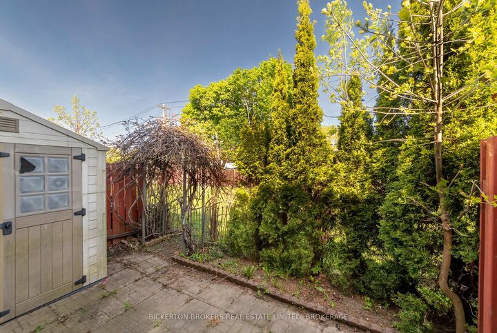 Property Photo: 316 Forsyth Street 11 ON K7G 2Y1