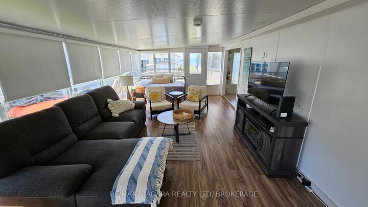 17 Mariner Crescent — photo 1